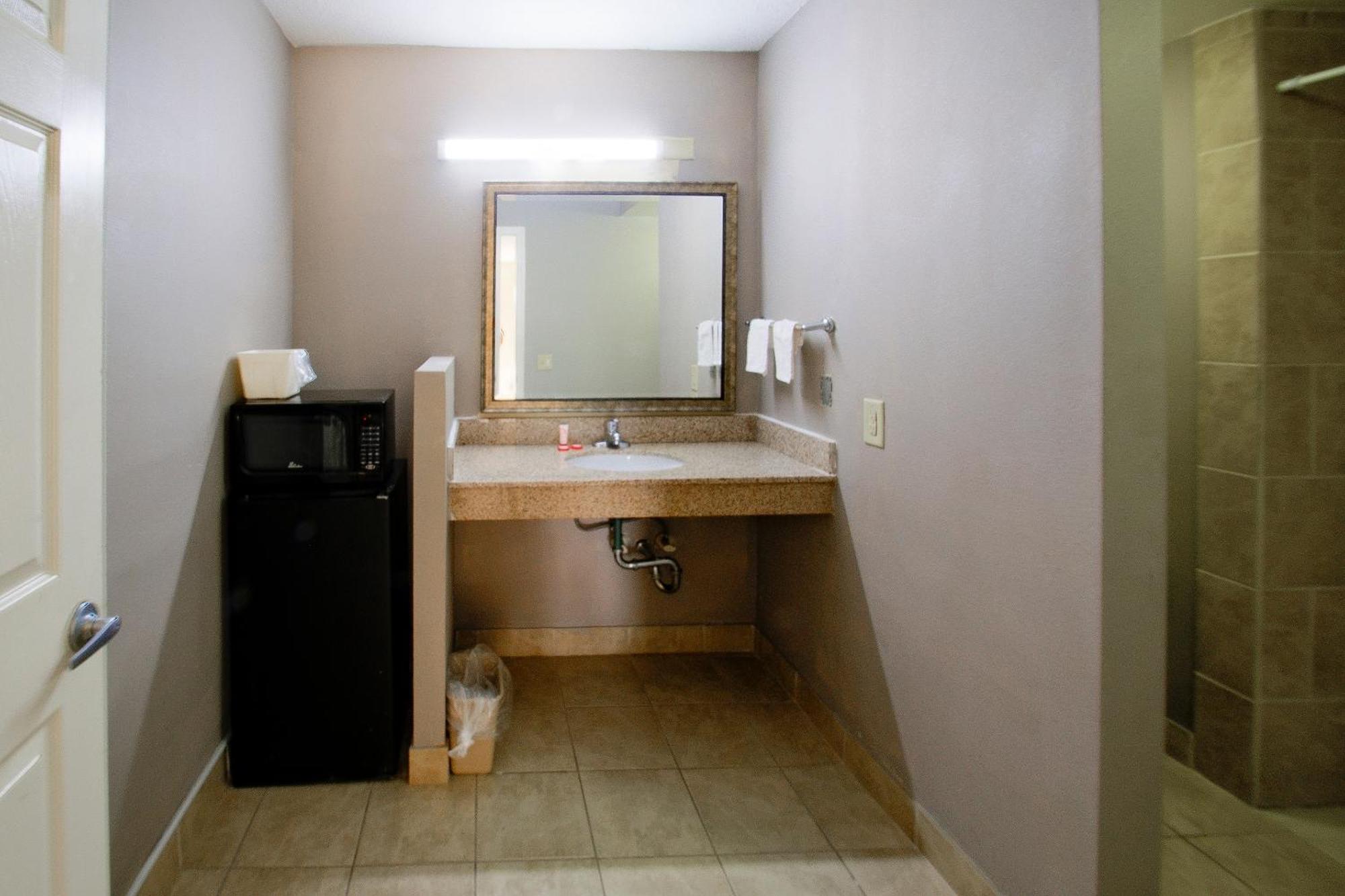 Cypress Inn & Suites Washington By Oyo Chocowinity Dış mekan fotoğraf